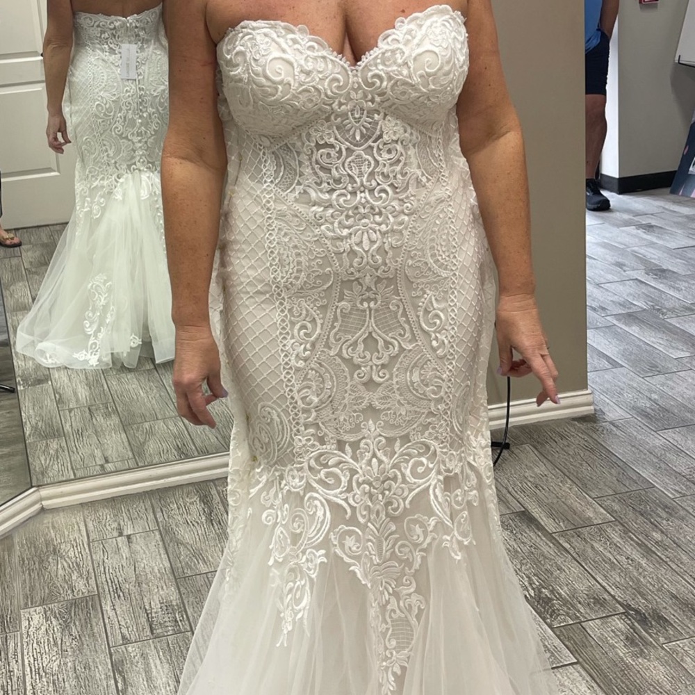 NWT Allure bridals wedding gown